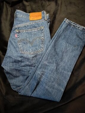 Big E Levi's 501 Medium Wash High Rise Skinny Jeans W Rips, Button Fly - 27x28